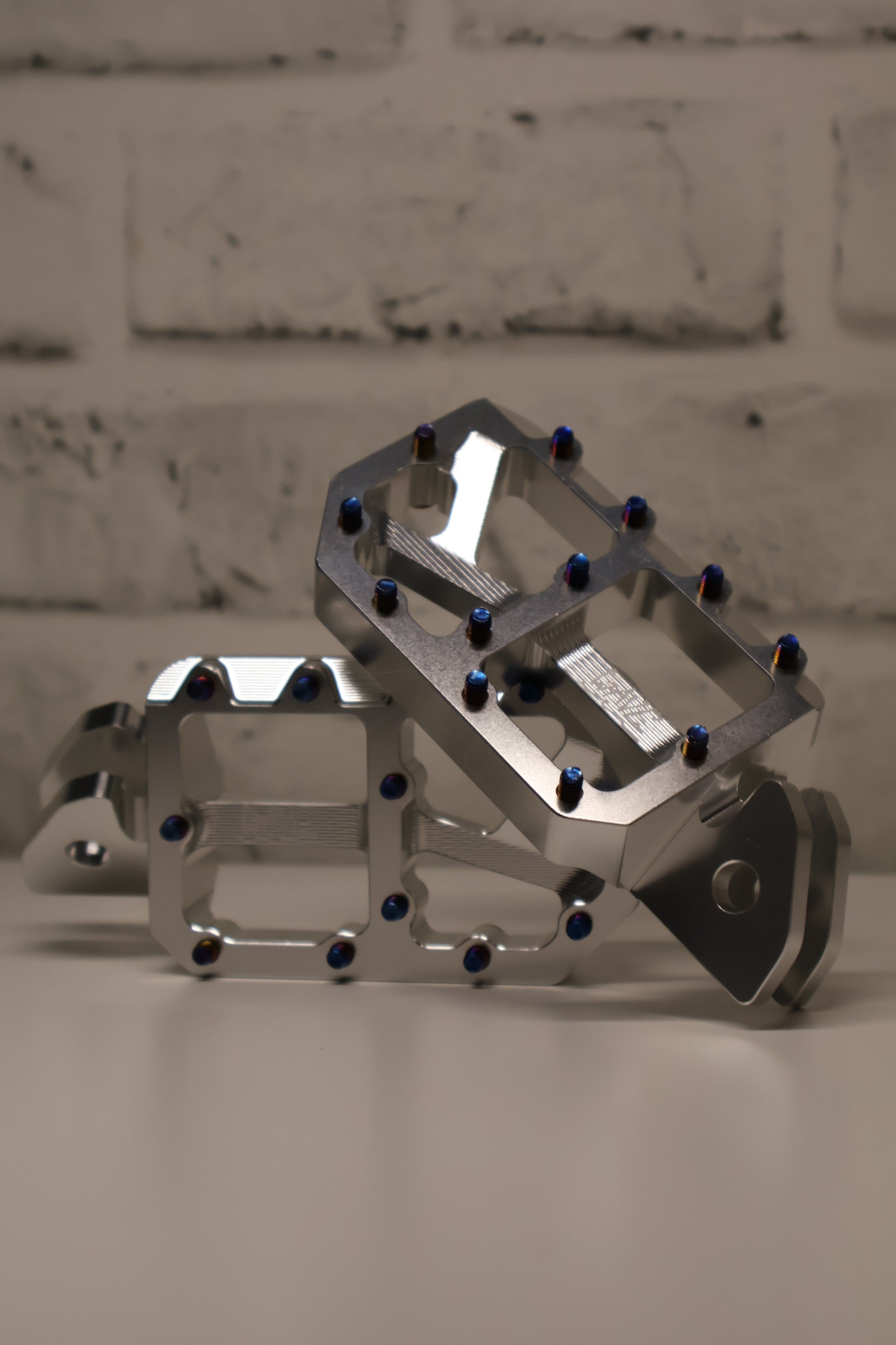 SE TITANIUM WAVE WIDE PEGS. BACK ORDER