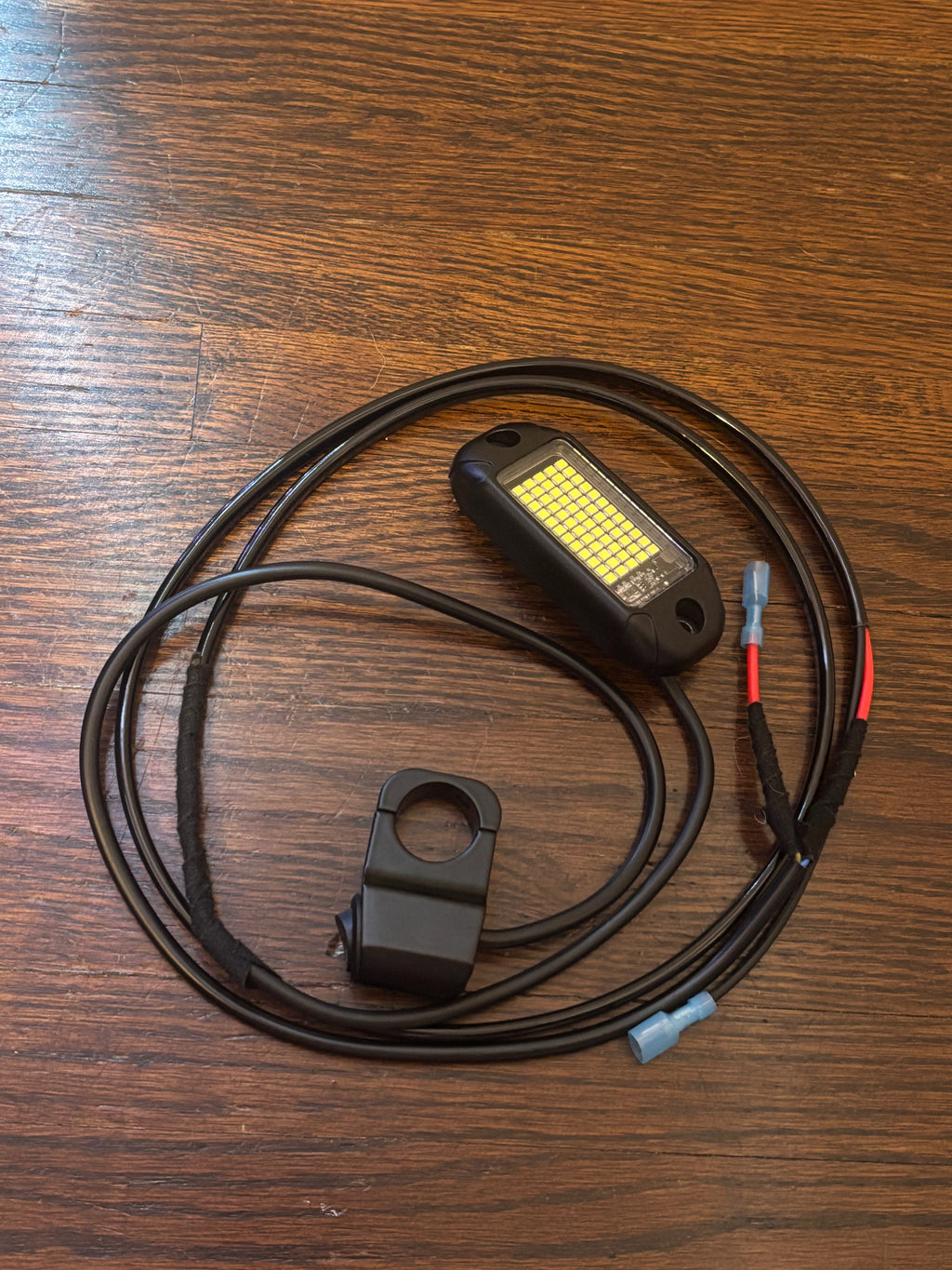 Plug & Play Ultra Bee Rock Light